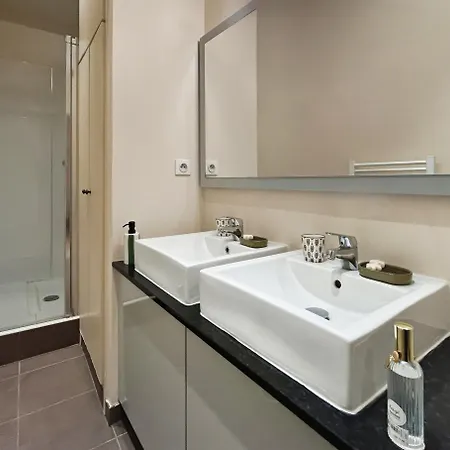 Duplex En Plein Centre De * Nîmes