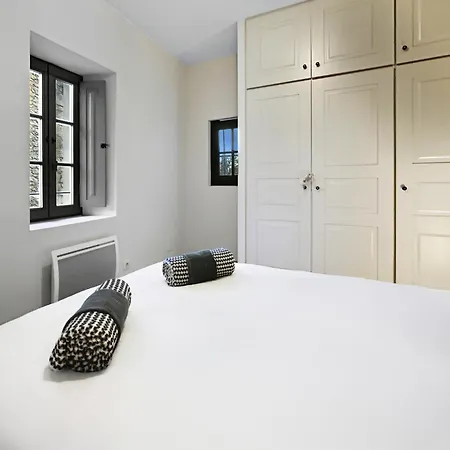 Duplex En Plein Centre De * Nîmes